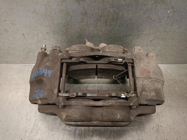 Suporte do freio dianteiro esquerdo 4775060300 TOYOTA