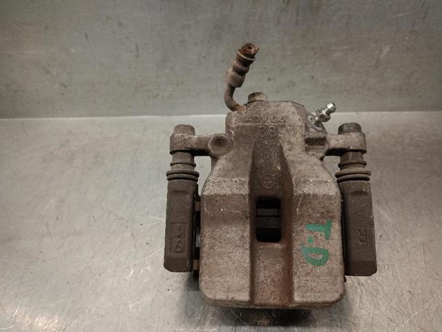 Suporte do freio traseiro direito 4783042060 TOYOTA