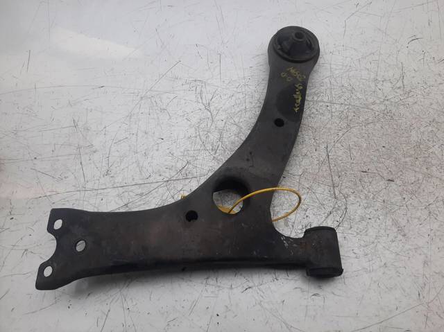 Braço oscilante inferior direito de suspensão dianteira 4806813010 TOYOTA