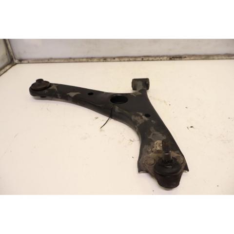 Braço oscilante inferior direito de suspensão dianteira 4806842040 TOYOTA