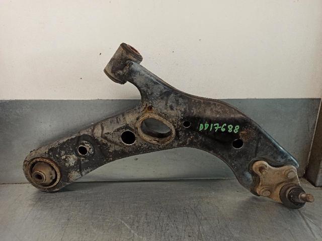 Braço oscilante inferior direito de suspensão dianteira 4806842050 TOYOTA