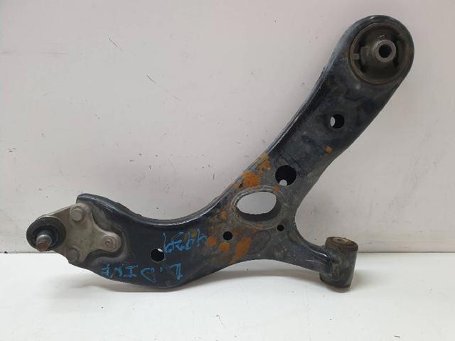 Braço oscilante inferior direito de suspensão dianteira 4806842060 TOYOTA