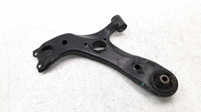 Braço oscilante inferior esquerdo de suspensão dianteira 4806902140 TOYOTA