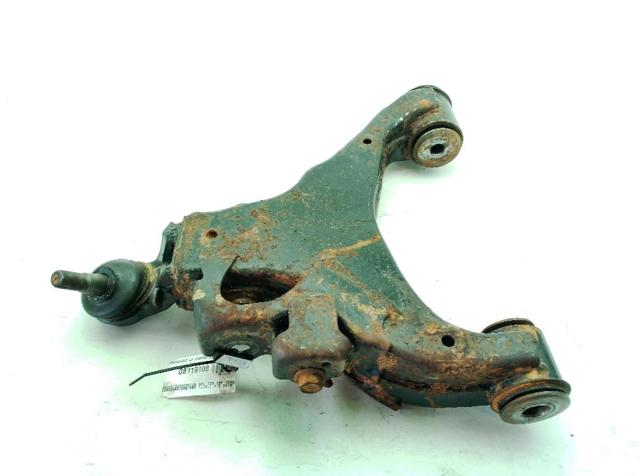 Braço oscilante inferior esquerdo de suspensão dianteira 4806960030 TOYOTA