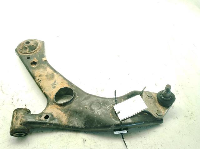 Braço oscilante inferior esquerdo de suspensão dianteira 48069F4010 TOYOTA