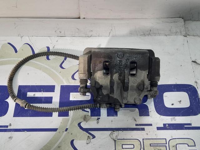 Suporte do freio dianteiro esquerdo 4811009150 SSANG YONG