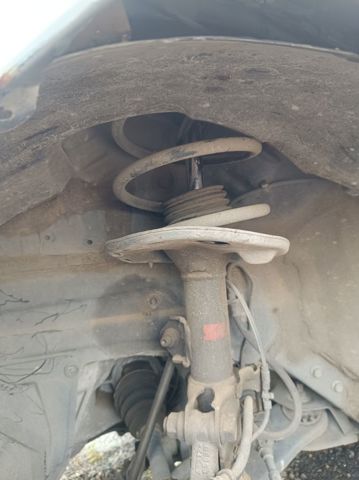 Amortecedor dianteiro esquerdo 485208Z093 TOYOTA