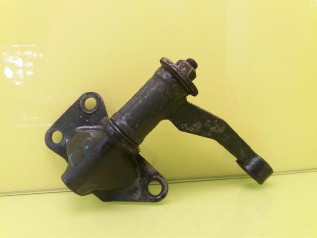 Braço oscilante de pêndulo 4853031G25 NISSAN