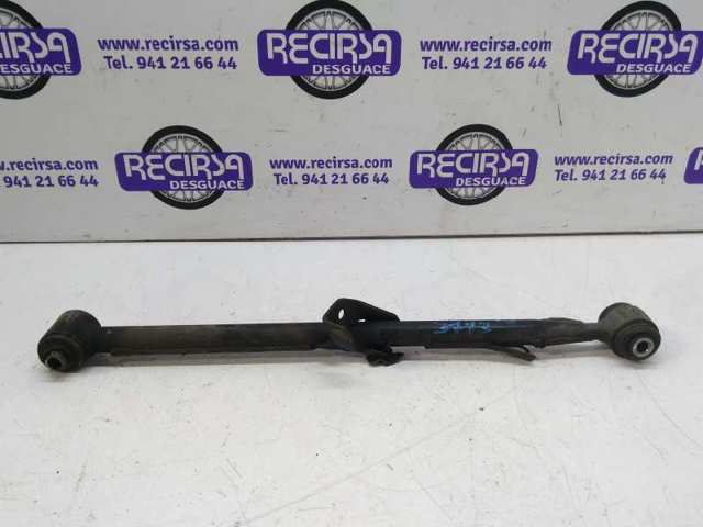 Braço oscilante inferior direito de suspensão traseira 4872042020 TOYOTA