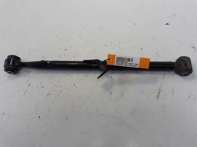 Braço oscilante inferior direito de suspensão traseira 4872042020 TOYOTA