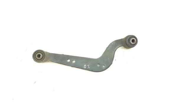 Braço oscilante superior direito de suspensão traseira 4877042040 TOYOTA