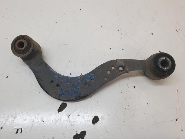 Braço oscilante superior esquerdo/direito de suspensão traseira 4877048010 TOYOTA