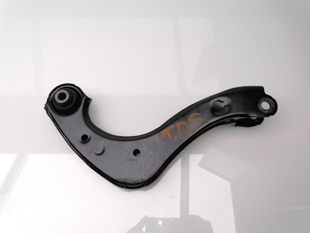 Braço oscilante superior direito de suspensão traseira 48770F4010 TOYOTA