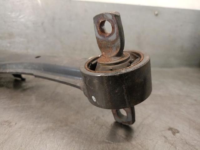 Braço oscilante (tração) longitudinal inferior esquerdo de suspensão traseira 4878005030 TOYOTA