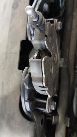 Fecho da capota 4895286 FORD
