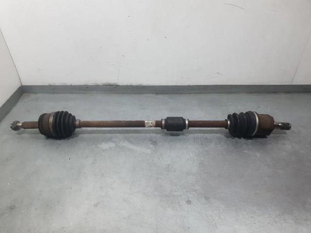 Semieixo (acionador) dianteiro direito 495001E051 HYUNDAI