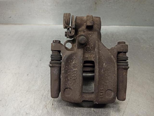 Suporte do freio traseiro esquerdo 4A0615423 VAG