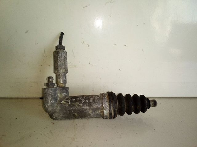 Cilindro de trabalho de embraiagem 4A0721261 VAG