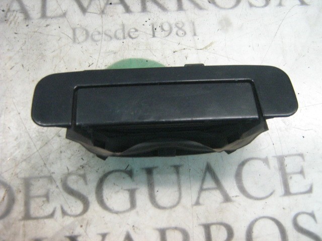 Maçaneta externa direita da porta traseira 4A0839206F VAG