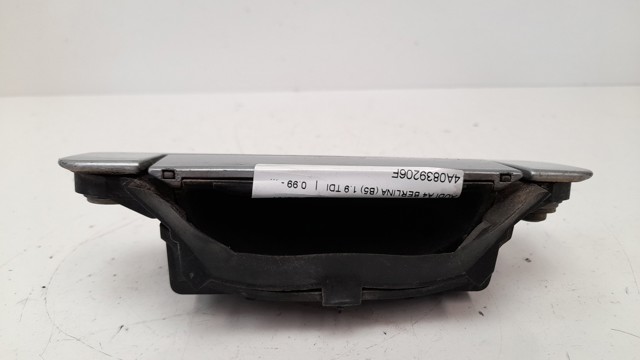 Maçaneta externa direita da porta traseira 4A0839206F VAG