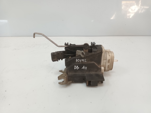 Fecho da porta dianteira direita 4A1837016B VAG