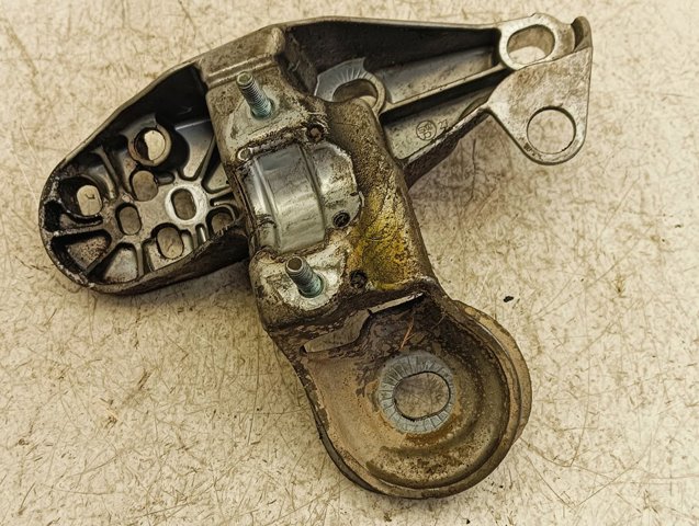 Consola de coxim (apoio) esquerda de motor 4B0199351B VAG