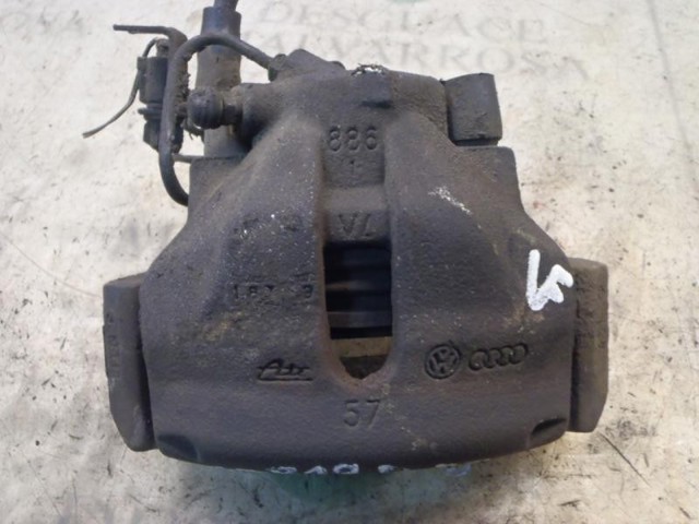 Suporte do freio dianteiro esquerdo 4B0615123 VAG