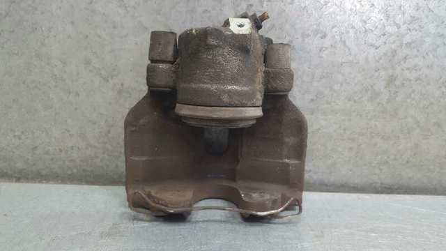 Suporte do freio dianteiro esquerdo 4B0615123 VAG