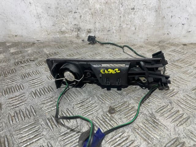 Maçaneta interna esquerda da porta traseira 4B0839019 VAG