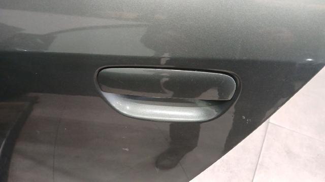 Maçaneta externa esquerda da porta traseira 4B0839207GRU VAG