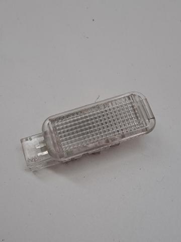Quebra-luz da luz de fundo da seção de bagagem 4B0947415 VAG
