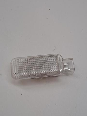 Quebra-luz da luz de fundo da seção de bagagem 4B0947415 VAG