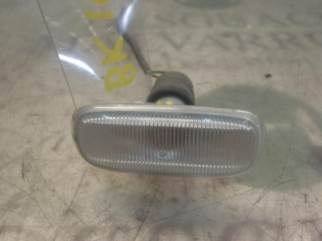 Luz intermitente no pára-lama esquerdo 4B0949127 VAG
