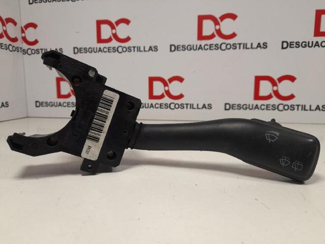 Comutador direito instalado na coluna da direção 4B0953503F FORD