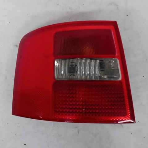 Lanterna traseira esquerda 4B9945095F3FZ VAG