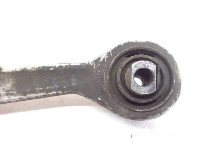 Braço oscilante inferior esquerdo/direito de suspensão dianteira 4D0407151P VAG
