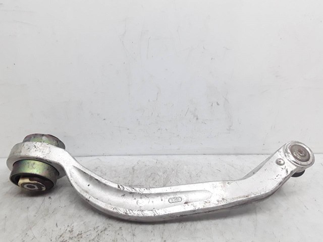 Bloco silencioso dianteiro do braço oscilante inferior 4D0407183Q VAG