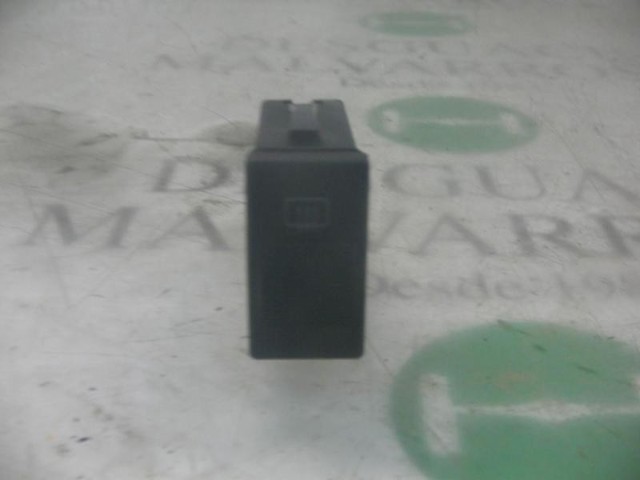 Botão de ativação de aquecimento de vidro traseiro 4D094150301C VAG