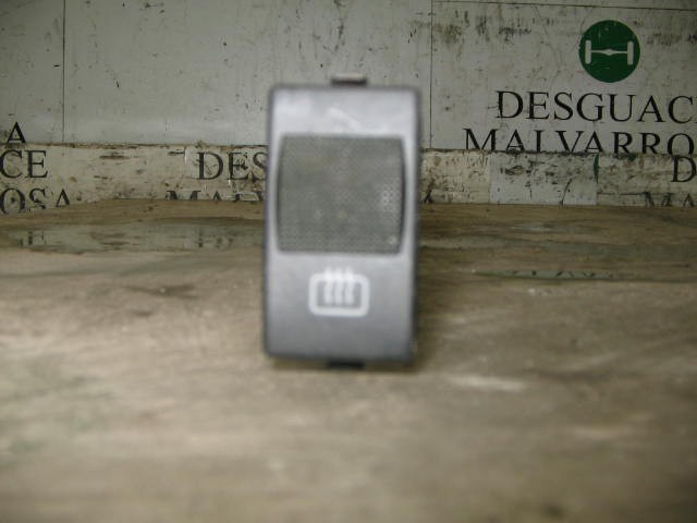 Botão de ativação de aquecimento de vidro traseiro 4D094150301C VAG