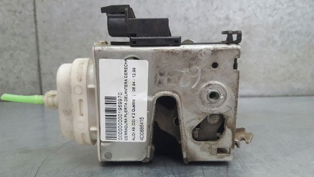Fecho da porta dianteira direita 4D1837016A VAG
