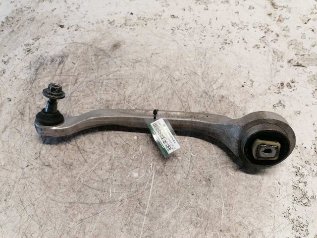 Braço oscilante inferior esquerdo de suspensão dianteira 4E0407695B VAG