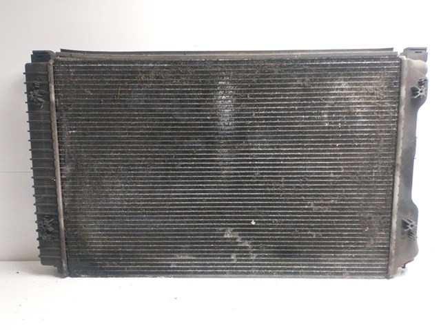 Radiador de esfriamento de motor 4F0121251R VAG