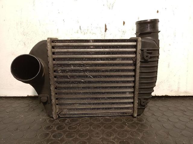 Radiador de intercooler 4F0145805AB VAG