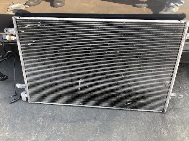 Radiador de aparelho de ar condicionado 4F0260401E VAG