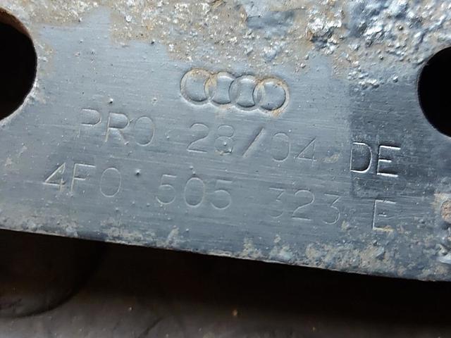 Braço oscilante superior esquerdo/direito de suspensão traseira 4F0505323E VAG