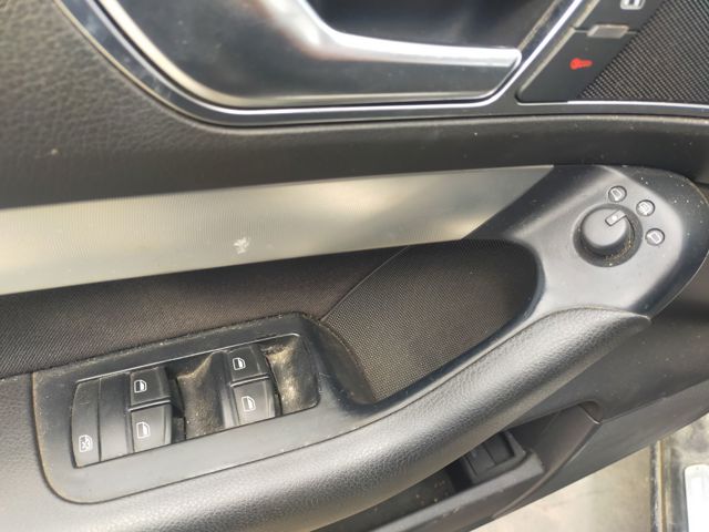 Suporte do radiador montado (painel de montagem de fixação das luzes) 4F0805594D VAG