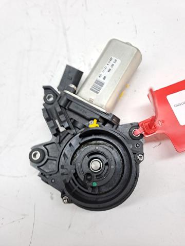 Motor acionador de abertura/fechamento da porta traseira esquerda 4F0837059 VAG