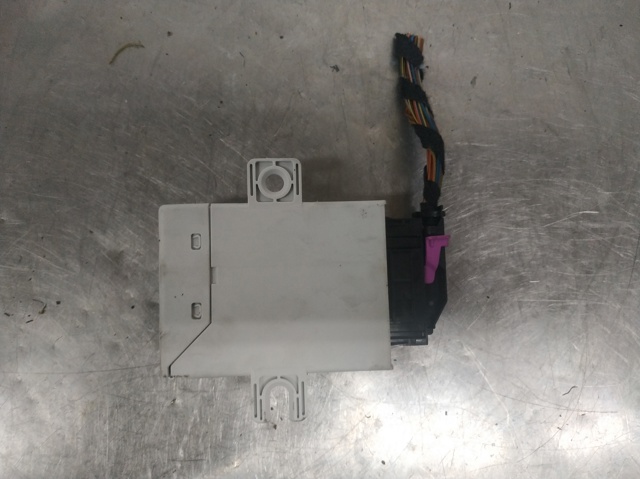 Unidade do sistema de controlo de pressão nos pneus 4F0907273A VAG