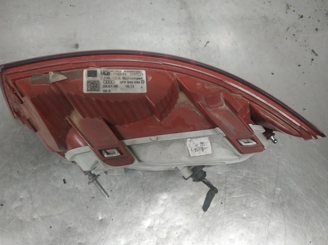 Lanterna traseira esquerda externa 4F5945095D VAG