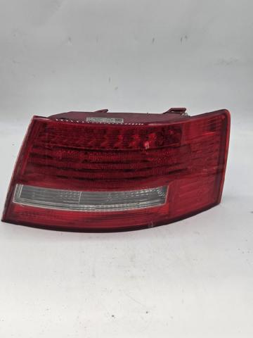 Lanterna traseira direita externa 4F5945096N VAG